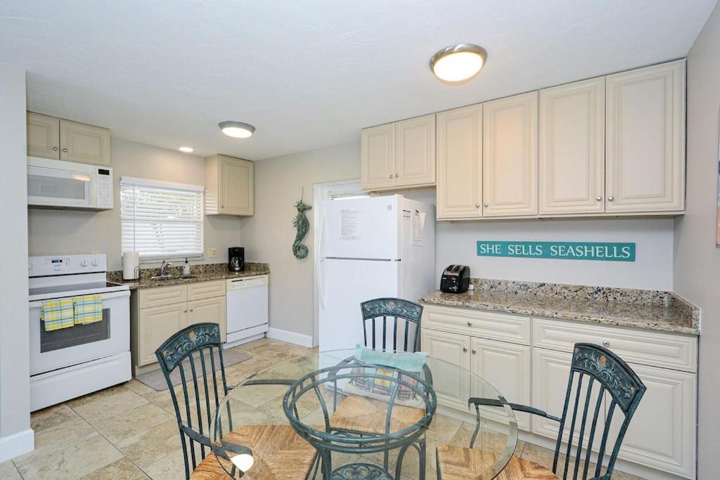 Canal 309 - Right In Siesta Key Village! Eksteriør billede