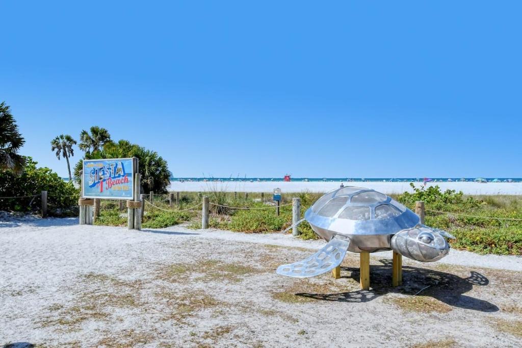 Canal 309 - Right In Siesta Key Village! Eksteriør billede