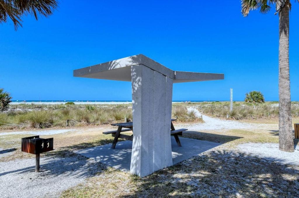 Canal 309 - Right In Siesta Key Village! Eksteriør billede